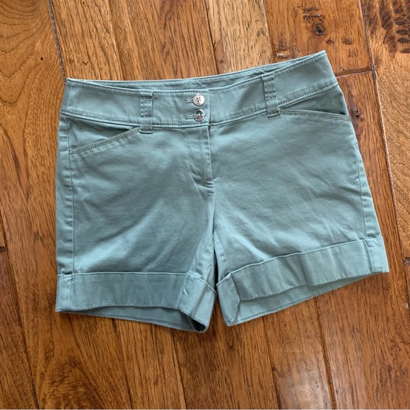 White House Black Market Pants - White House Black Market | Army Green Cuffed Shorts | Sz 00